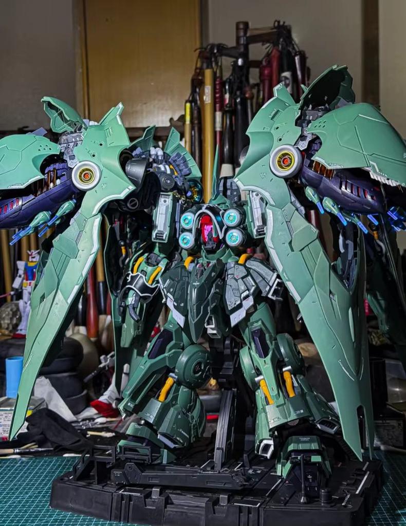 Горячий 1/100 AXIS MODEL WORKS Kshatriya Сборная модель-конструктор OSIRIS AERIAL DOMINATOR Светящаяся лампа Фигурки Пластиковая модель игрушки