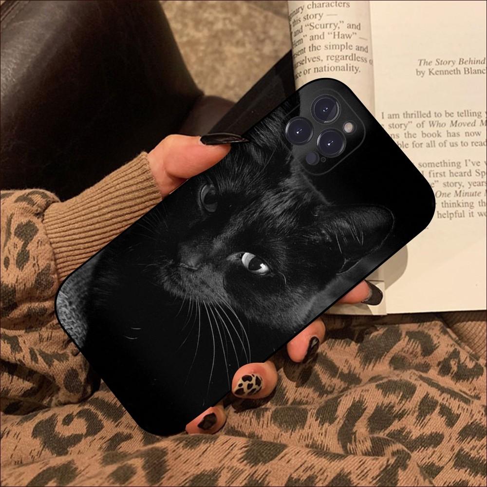 Черный кот с пристальным взглядом Чехол для телефона Для iPhone 15 14 11 12 13 Mini Pro XS Max Чехол 6 7 8 Plus X XR SE 2020 Funda Shell