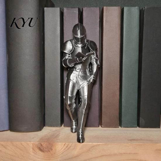 Статуэтка средневекового рыцаря для декора книжной полки, Статуя в доспехах, Уникальная готическая фигурка для библиотеки, Маленькая металлическая скульптура для любителей книг, Фэнтези для дома и офиса