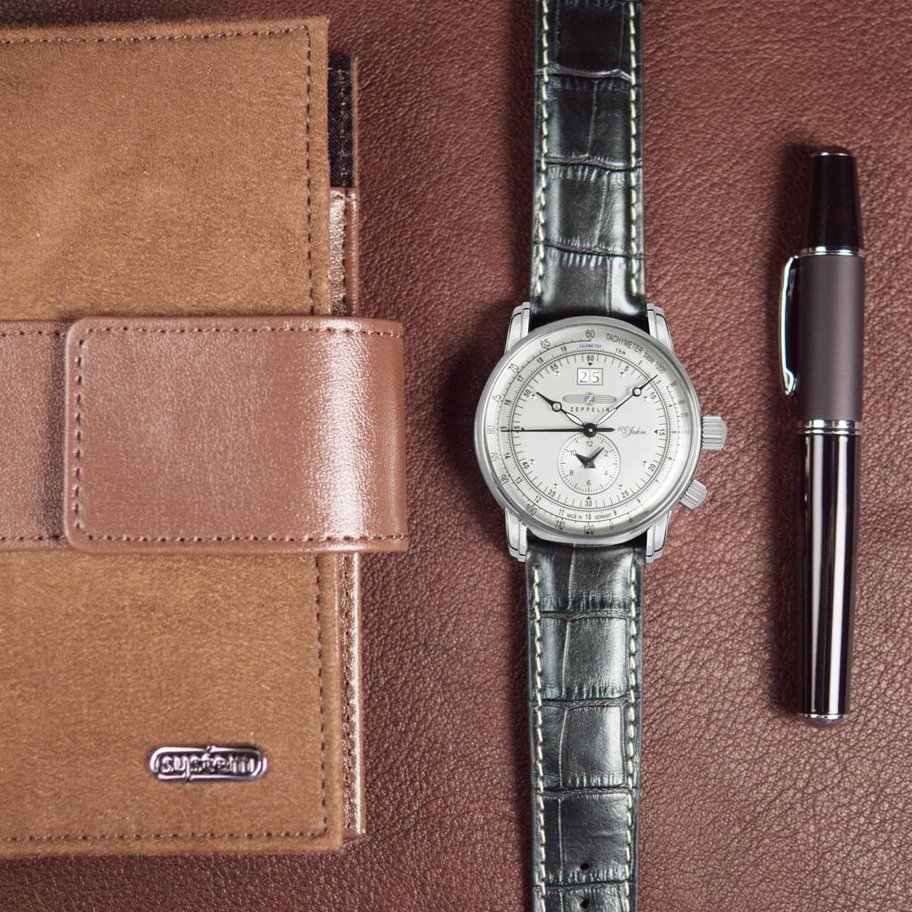 Часы специального выпуска 100 лет 100-летие Серебряный циферблат Нержавеющая сталь Кварцевые кварцевые часы Dual Time Германия Часы коричневые [Zeppelin] 42.3MM 7640-1N