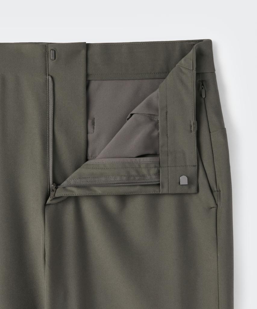 MUSINSA STANDARD Hybrid Straight Pants [Khaki Gray]