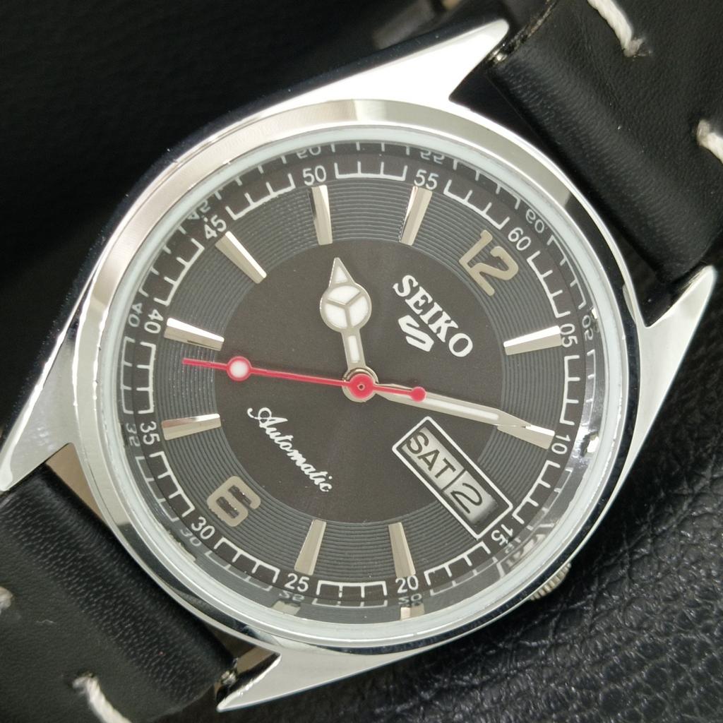 АВТОМАТИЧЕСКИЕ ВИНТАЖНЫЕ ВОССТАНОВЛЕННЫЕ МУЖСКИЕ ЧАСЫ SEIKO 5 ЯПОНИЯ ЧЕРНЫЙ ЦИФЕРБЛАТ a444303-1
