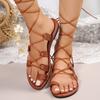 Модные женские сандалии на шнуровке, одинарные туфли 2024 года, летние новые популярные уличные модные римские туфли с открытым носком и клипсой на плоской подошве для женщин