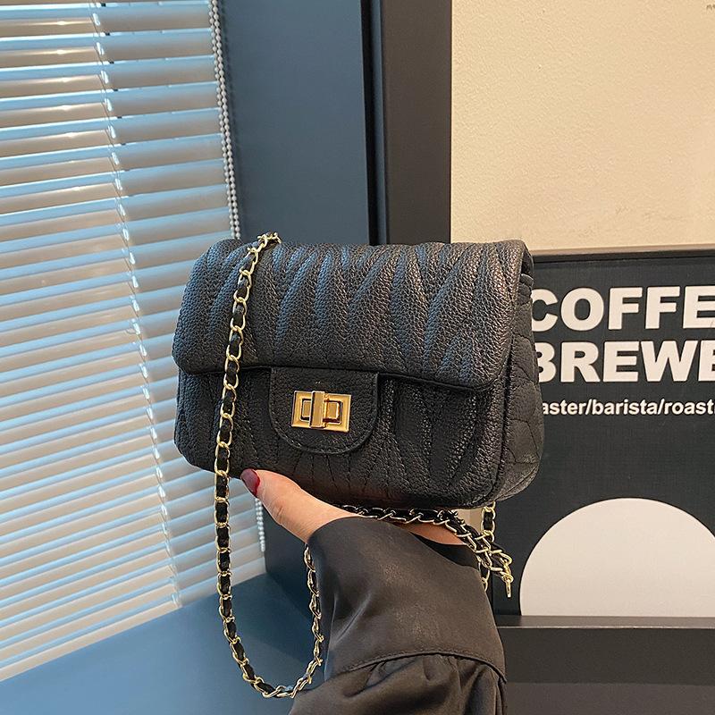 Модная сумка женская 2024 новая модная простая стильная маленькая квадратная сумка иностранный стиль простая цепочка модная сумка через плечо