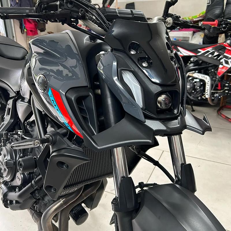 Motorcycle Accessories Black Naked Front Downforce Spoiler Winglet Aerodynamic Wing Kit Spoiler For YAMAHA MT 07 2021 2022 2023