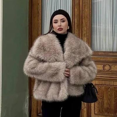 Женская шуба новая осенне-зимняя пушистая крашеная из меха лисы-полярной модная теплая шуба