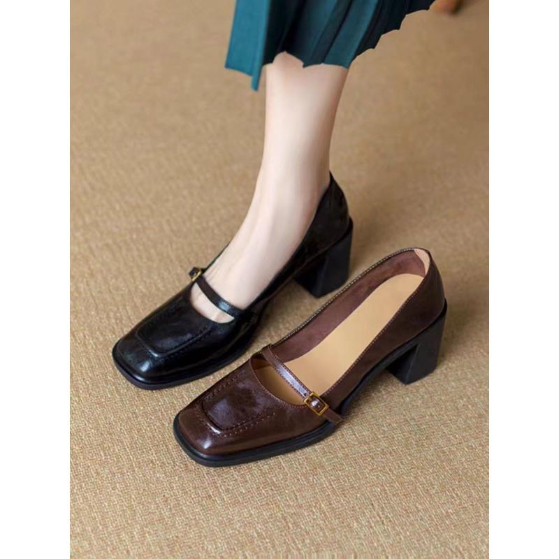 Новые стильные модные брендовые женские туфли, роскошные кожаные туфли на квадратном каблуке, лаконичный сплошной дизайн, популярные женские туфли-лодочки, высококачественная обувь