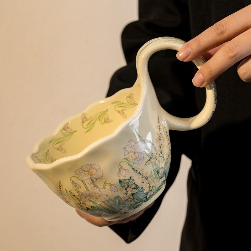 Керамическая кружка с изогнутой ручкой, ложкой и блюдцем, цветочный дизайн, идеально подходит для завтрака, овсянки, молока, кофе.