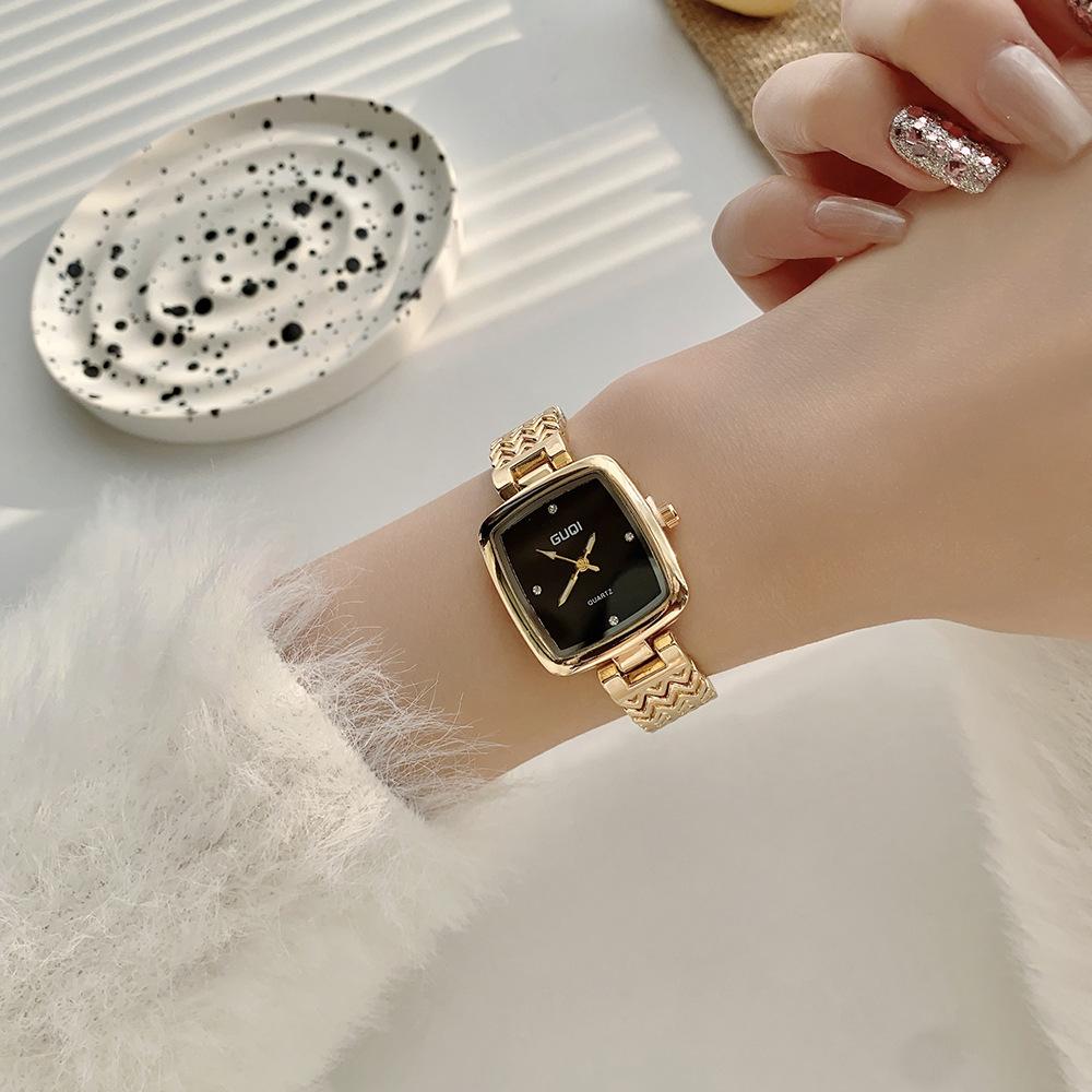 Простые маленькие квадратные часы женские ретро литературные и художественные маленькие ароматные кварцевые часы высококлассные маленькие золотые часы