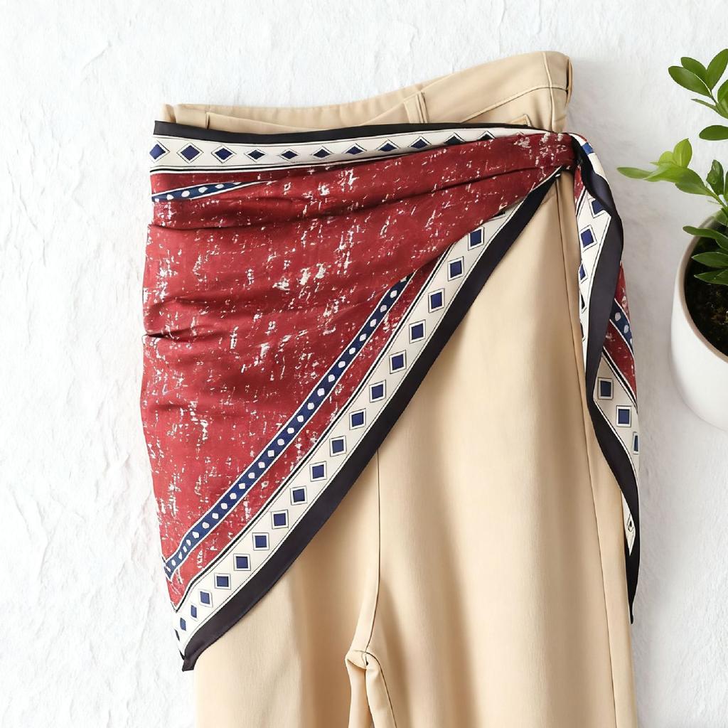 French retro floral silk scarf women's triangle scarf headscarf foreign accessories small scarf atmosphere belt fart curtain