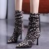 Модные осенние новые тонкие каблуки-одиночки женские модные замшевые остроносые леопардовые замшевые короткие сапоги с застежкой-молнией сзади