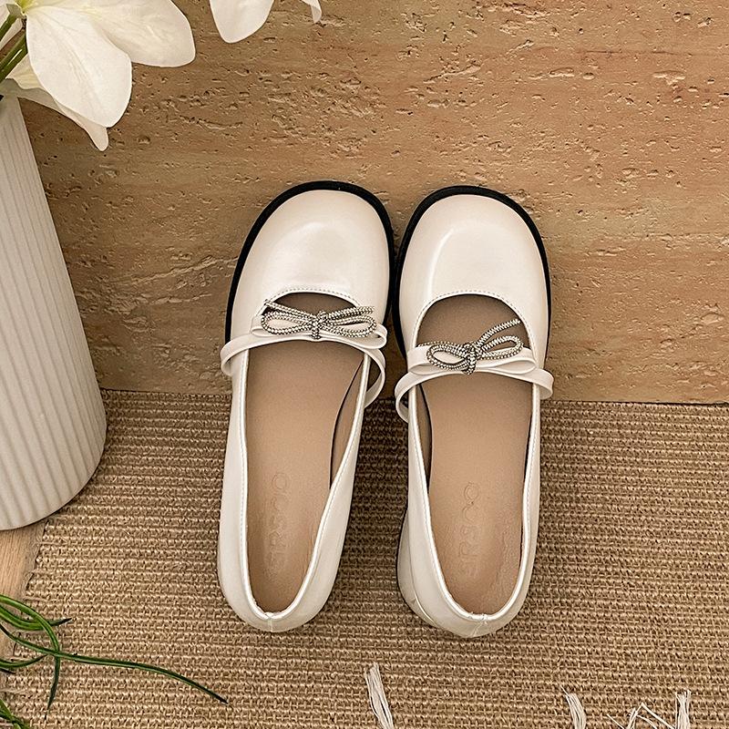 Французские ретро легкие туфли на толстом каблуке женские новинка 2025 года весна и осень юбка увеличение роста универсальные туфли Мэри Джейн маленькие кожаные туфли