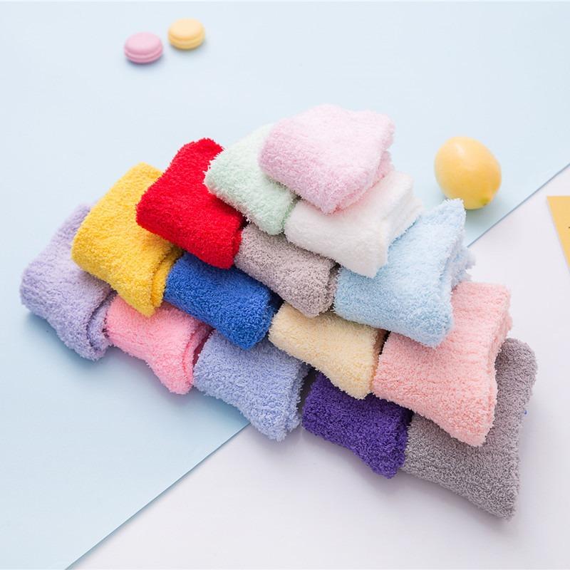 Зимние женские теплые носки цвета конфет кораллового бархата, плюшевые женские утолщенные носки для сна на полу