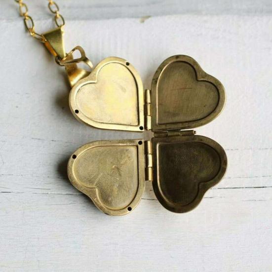 Yousheng Personalized Love Heart Locket Necklace That Holds 4 Photos Four-leaf Clover Pendant Necklace for Women Mother Wife Daughter Best Friend