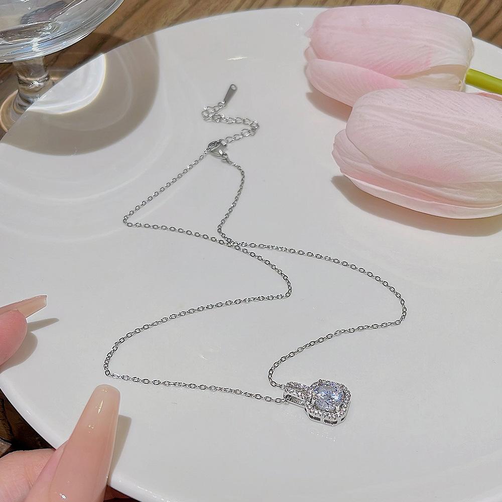 Роскошный и простой кулон из кубического циркония, ожерелье из титановой стали, женское нишевое модное ожерелье, темперамент, Джокер, онлайн, знаменитость, ключичная цепочка