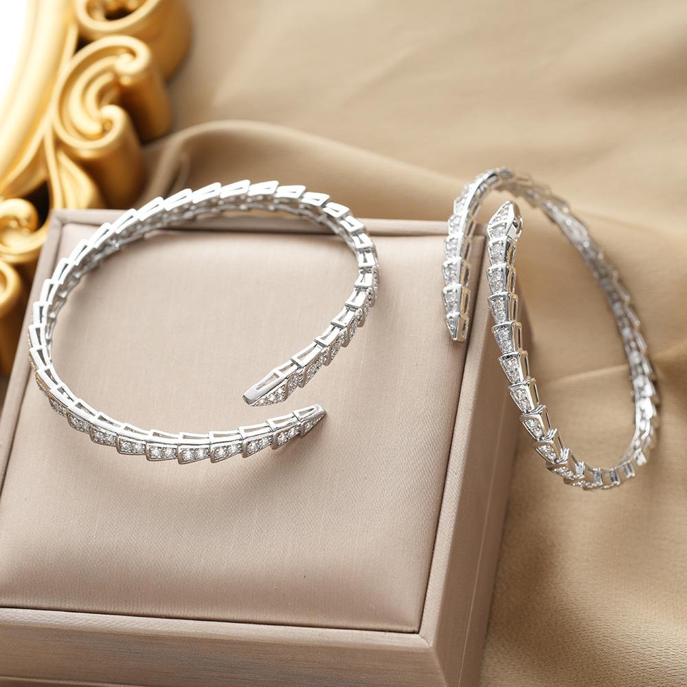 Bracelets with Snake-shaped Openings, Simple and Popular Bracelets Full of Stars, Fashionable and High-end