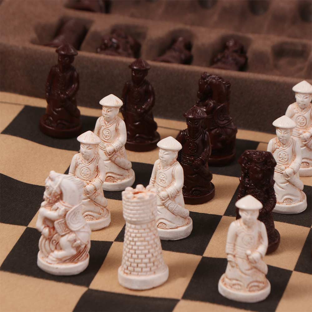 Lifelike Antique Chess Chess Pieces Trumpet Qing Bing Chess Figure  Children Girls Boys