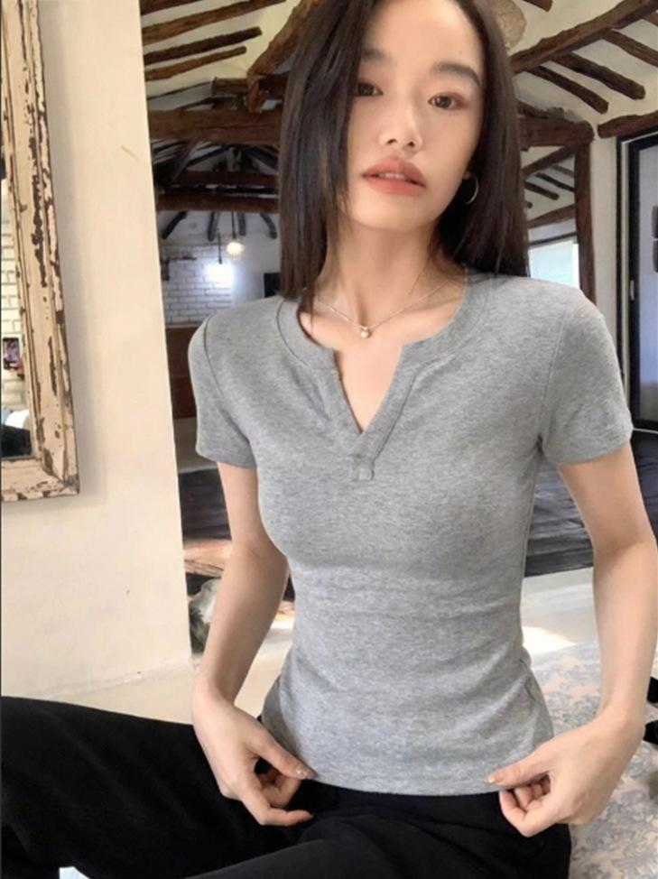 Женская футболка-henley с длинным рукавом, V-образным вырезом, в рубчик, облегающего кроя, однотонная, базовая, для многослойности, для повседневной носки