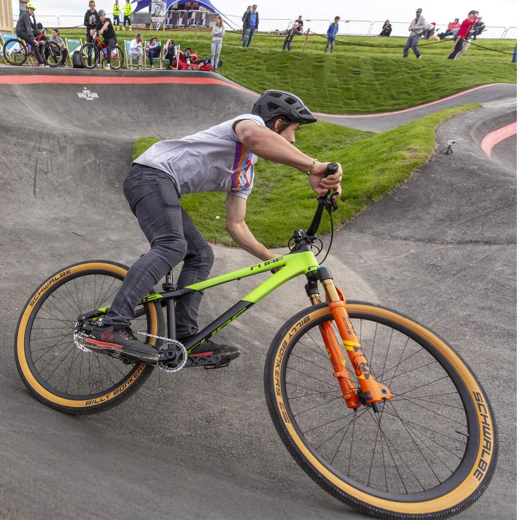 SCHWALBE [Genuine] BILLY BONKERS 20x2.00 (ETRTO:50-406) Tire with Bronze Skin Sides