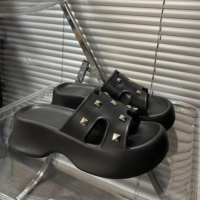 Новые летние шлепанцы на толстой подошве с заклепками, женские летние шлепанцы на толстой подошве для прохлады на побережье