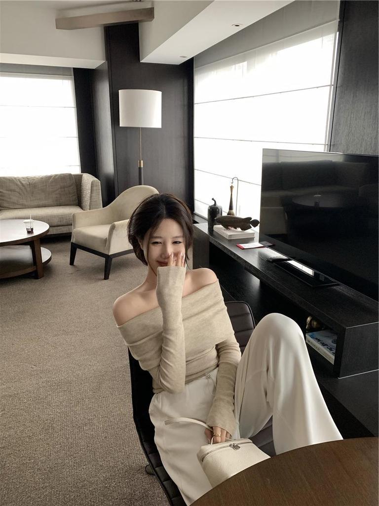 Women's Apricot One-Shoulder Knit Sweater: Soft, Long-Sleeve, Sexy Off-Shoulder Top for Autumn.