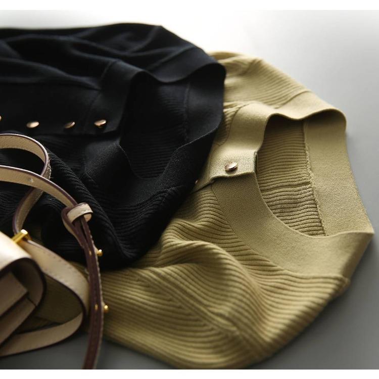 Осенняя женская футболка большого размера с круглым вырезом и застежкой на пуговицы