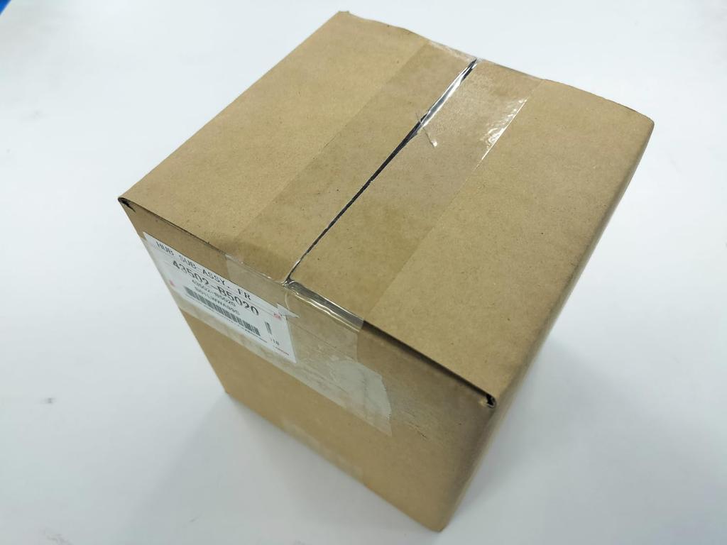 Оригинальные детали TOYOTA Передняя ступица левая Номер детали 43502-B5020