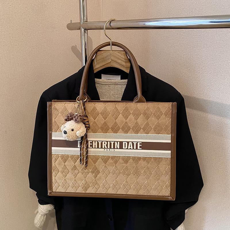 Сумка премиум-класса в стиле ретро большой вместимости женская 2025 новая универсальная сумка-мессенджер для通勤 модная сумка-тоут