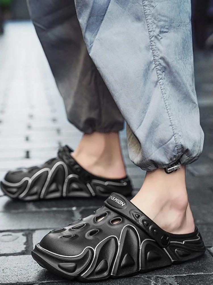 Fashion Slippers for Men Beach Eva Hole Sandals Man Trend 2025 High Quality Fashion Elegant Cheap Liquidation Designer Luxury Fun Shoes