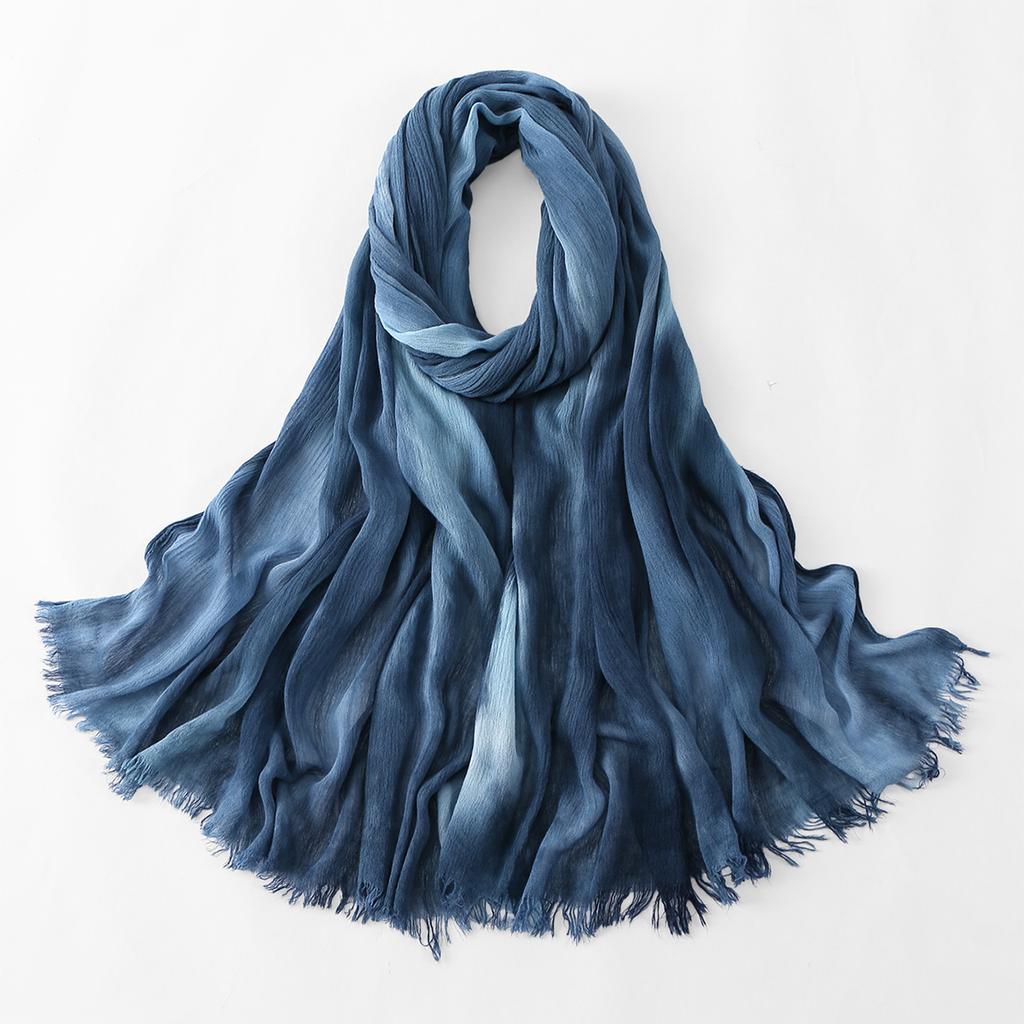 Женский хиджаб-шарф с tie-dye омбре и мятой фактурой из хлопка, ройона, модала. Цветной с кисточками. Для мусульман. Рамадан. Исламский. С бахромой.