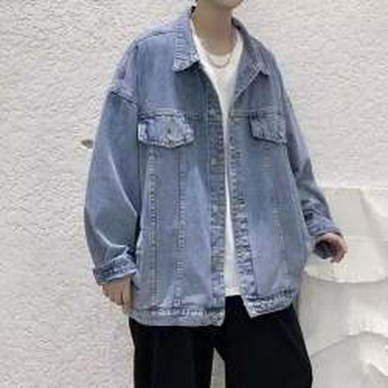 Мужская джинсовая куртка свободного кроя: Повседневный и модный корейский стиль с дизайном в технике пэчворк для весны и осени