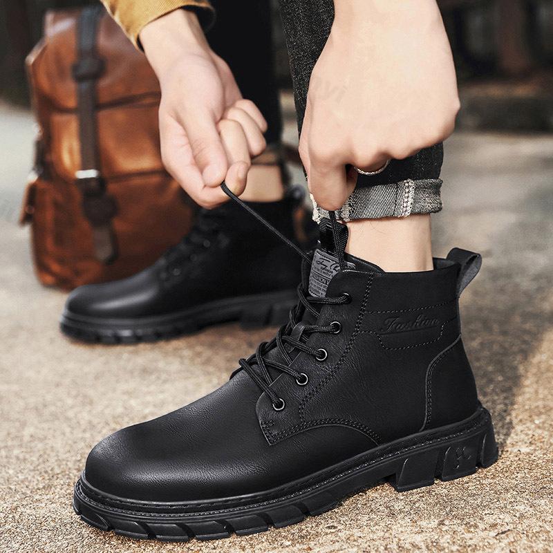 Fashion 2025 Autumn Men High Top Boots Outdoor Leather Ankle Boots Lightweight Casual Designer Male Work Boots Classic Handmade Shoes