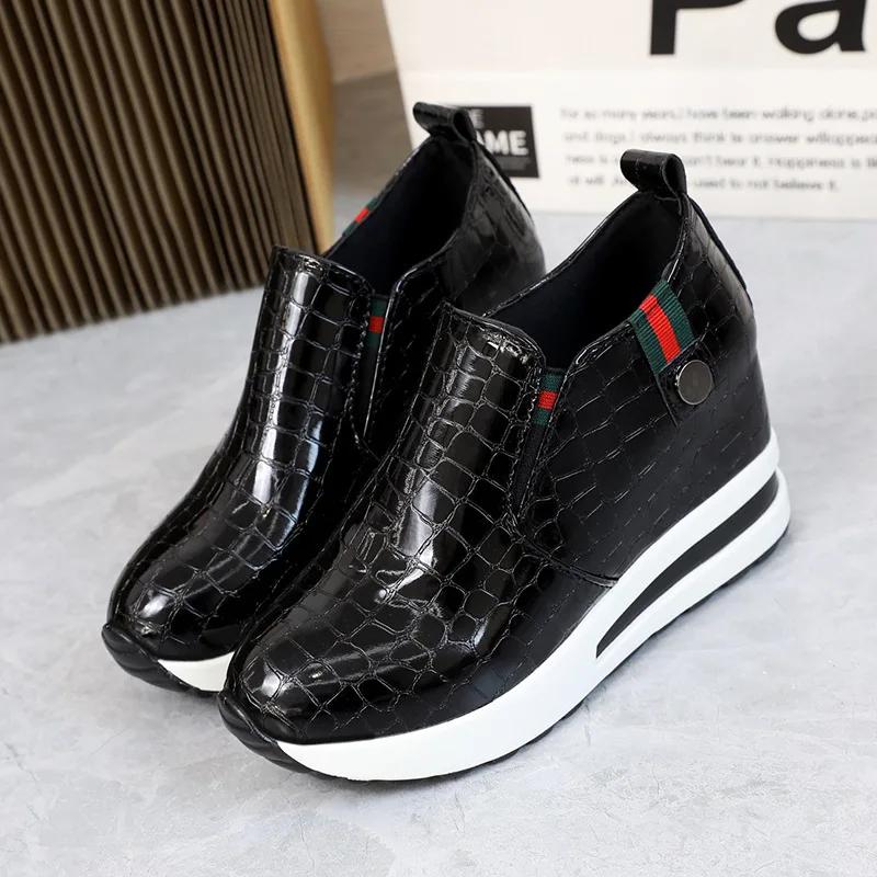 Туфли на каблуке Wegde для женщин, увеличивающие рост, повседневная обувь из искусственной кожи для женщин, кроссовки на платформе, женские ботинки на платформе без застежек