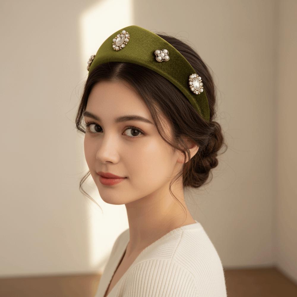 Elegant Velvet Triangle Headband Baroque Rhinestone Pearls Hairband Simple Crown Hair Hoop Wedding