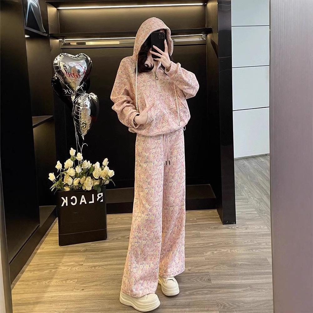 Женский жаккардовый повседневный спортивный костюм: Комплект из двух предметов: толстовка и брюки широкого кроя для осени/зимы 2025.