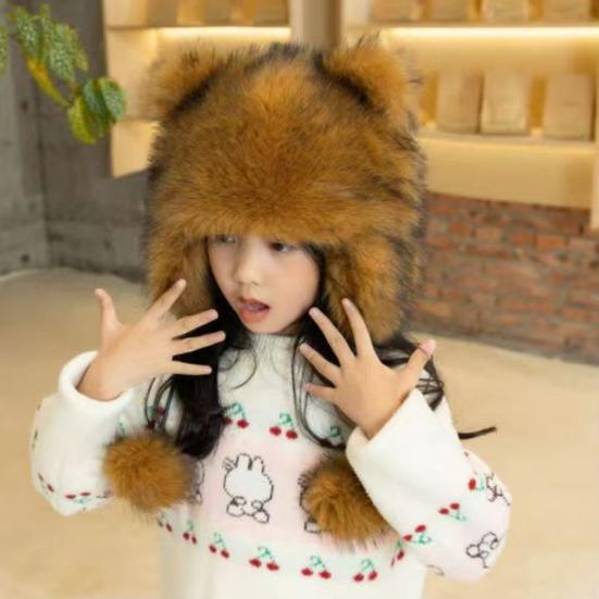 Детская зимняя шапка с завязкой и плюшевым шариком из толстого искусственного меха с рисунком енота на резинке