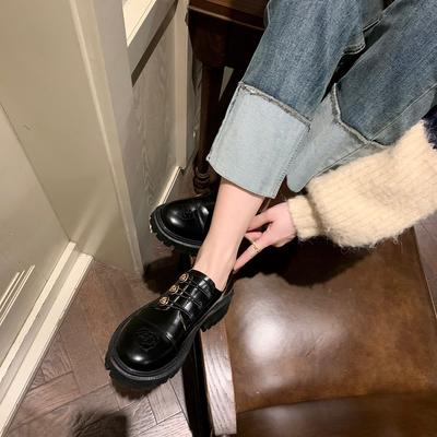 Маленькие кожаные туфли в стиле Хепберн с металлической пряжкой на платформе в стиле ретро, женские, осень 2024, новые британские мокасины на толстом каблуке с вышивкой