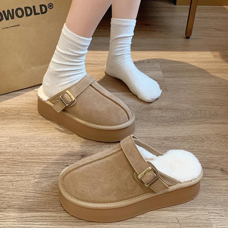 Замшевые женские хлопковые тапочки на платформе, дизайнерские короткие плюшевые повседневные туфли на плоской подошве, модные теплые зимние туфли-мюли 2025 года для снега