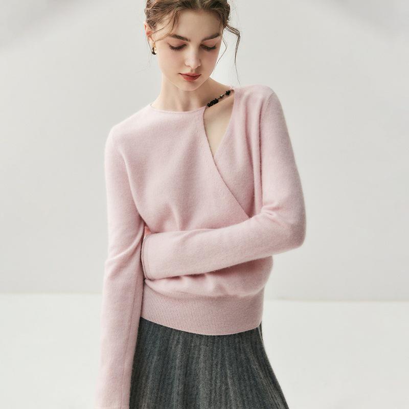 Женский асимметричный кашемировый свитер с перекрещенным воротником и подвернутыми манжетами – Элегантный вязаный базовый слой для осени/зимы