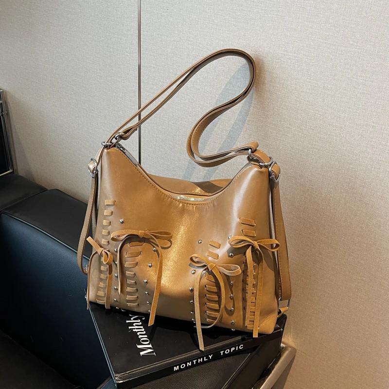 Модные заклепочные плечевые ремни из полиуретана большой емкости высокого качества эксклюзивный дизайн сумок