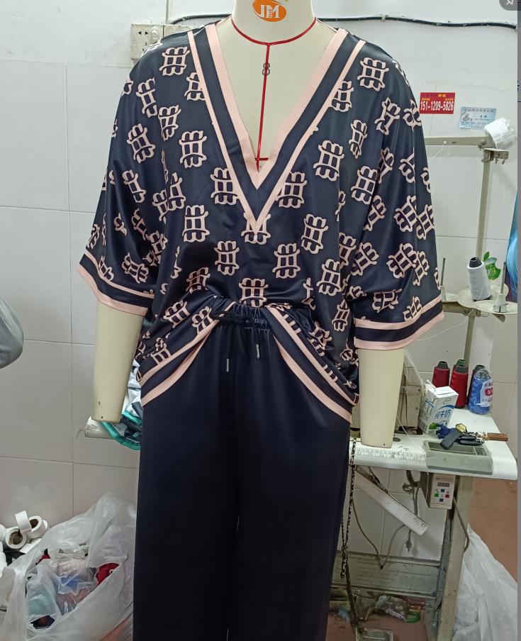 Женский модный повседневный топ с коротким рукавом и v-образным вырезом с принтом, брючный костюм