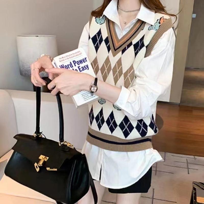 V-neck Knitted Vest for Autumn Sleeveless Outerwear with Camisole Vest Versatile Vest