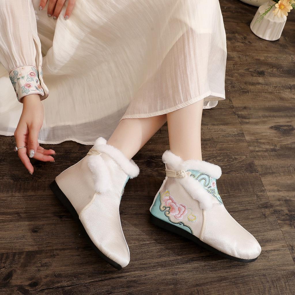 2024 Новый продукт Китайский стиль Старый Пекин вышитые тканевые туфли осенние туфли ханьфу старинные женские одинарные ботинки плоские короткие ботинки женская обувь