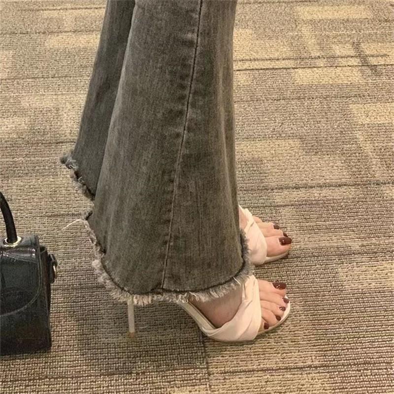 Женские босоножки на тонком каблуке, весна-лето 2025, новая универсальная модель, французский темперамент, маленький ремешок-пряжка на высоком каблуке