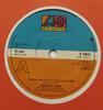 7-дюймовая пластинка ROBERTA FLACK  Killing Me Softly With His Song K10845 ATLANTIC 1976 UK SoulFunk Б/у