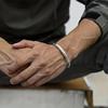 Мужской европейский и американский ажурный браслет-манжета из витой проволоки с узором 'Лотос' - Модный, универсальный плетеный браслет из веревки.