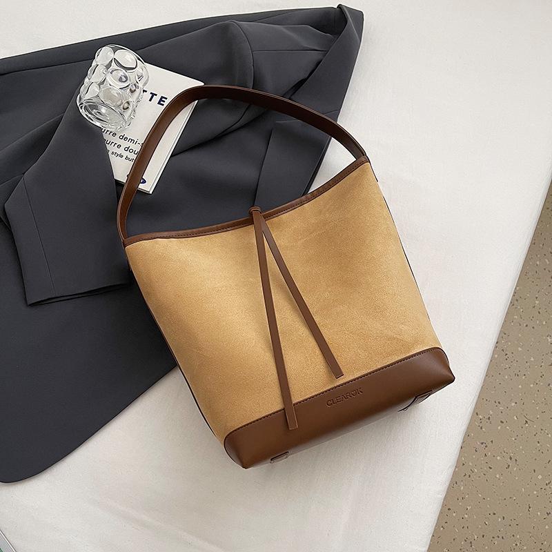 Новая модная сумка-тоут, сумка-ведро, повседневная, осень-зима 2025,通勤ная на плечо, большой вместимости, замшевая сумка женская