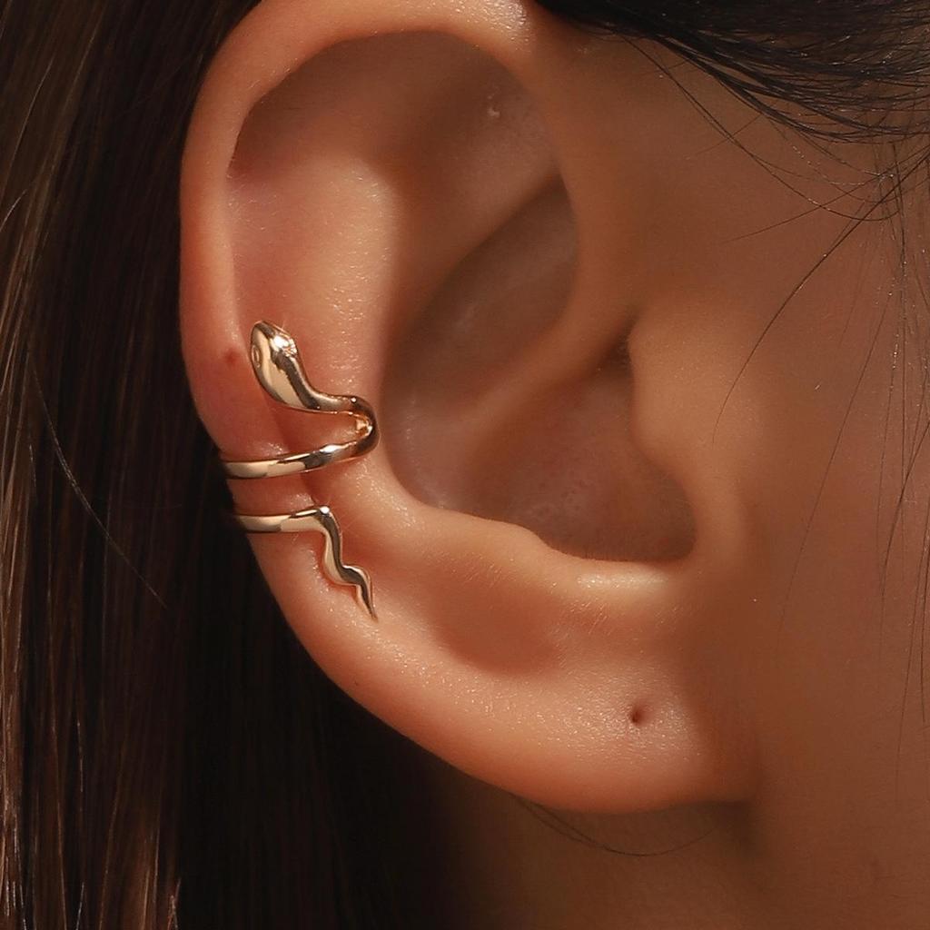 Элегантные серьги-клипсы в виде змеи с бриллиантами - без прокола, минималистичная мода, нишевый дизайн