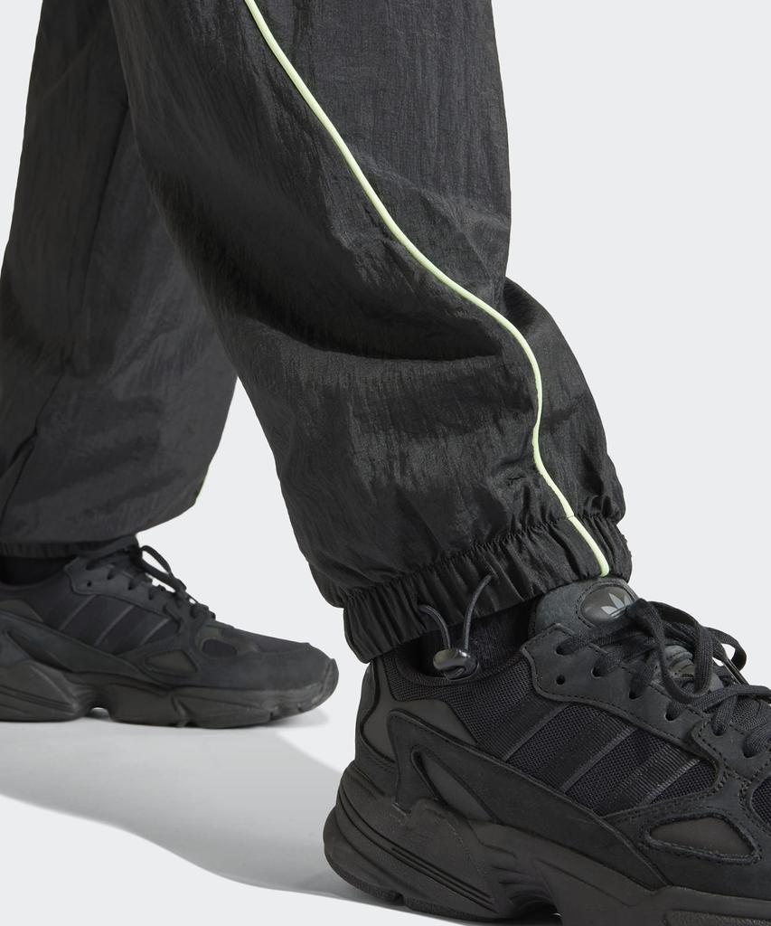 ADIDAS Parachute Pants - Black / It9698