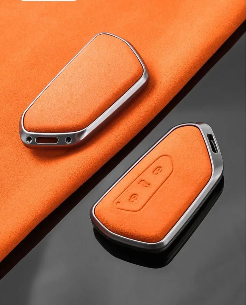 Interior Mouldings Aluminum Alloy Turn Fur for VW Volkswagen Golf 8 Mk8 2020 Skoda 3 Button Smart Remote Car Key Case Cover Ring